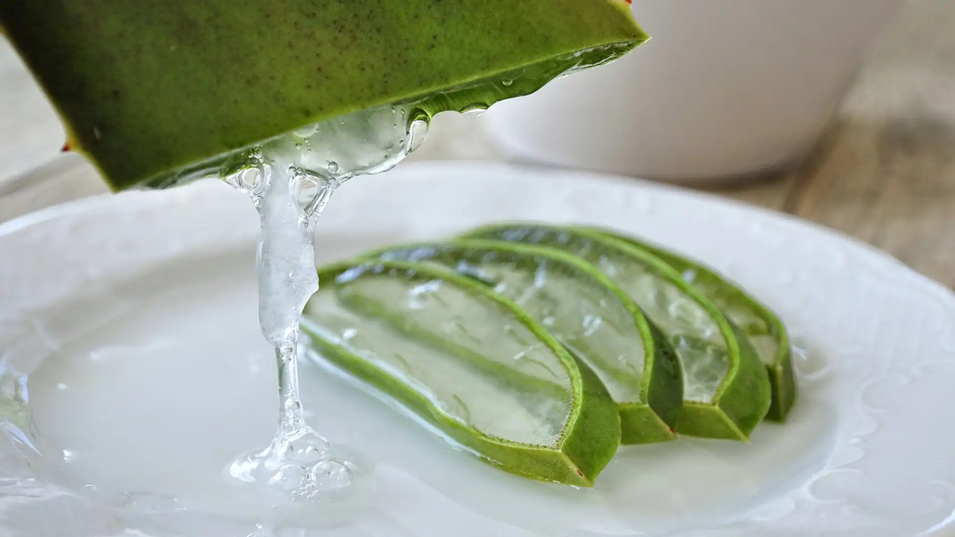 Aloe Vera Gel – Nature’s Skin Soother