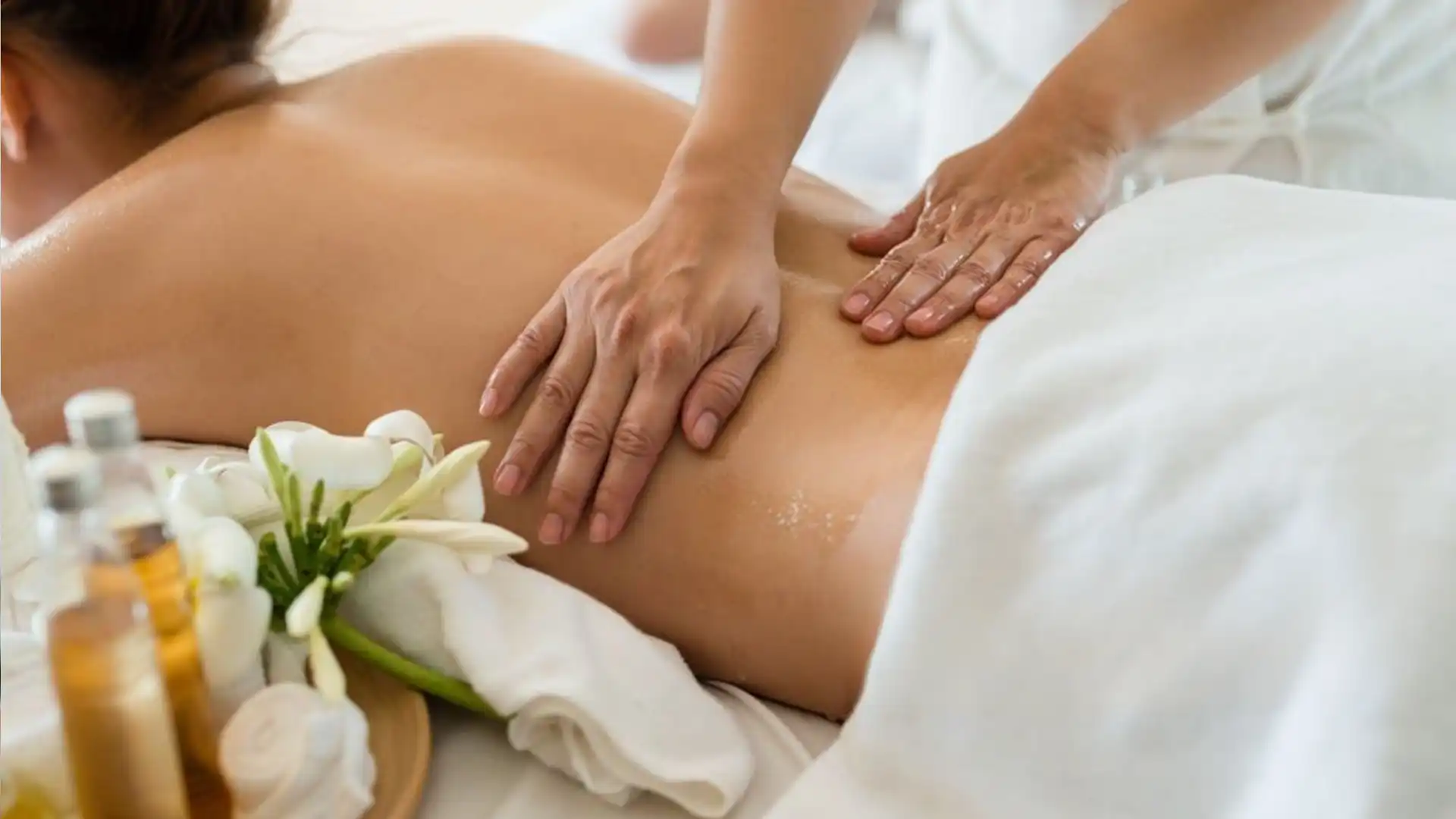 How to Choose the Right Massage Oil For the Body